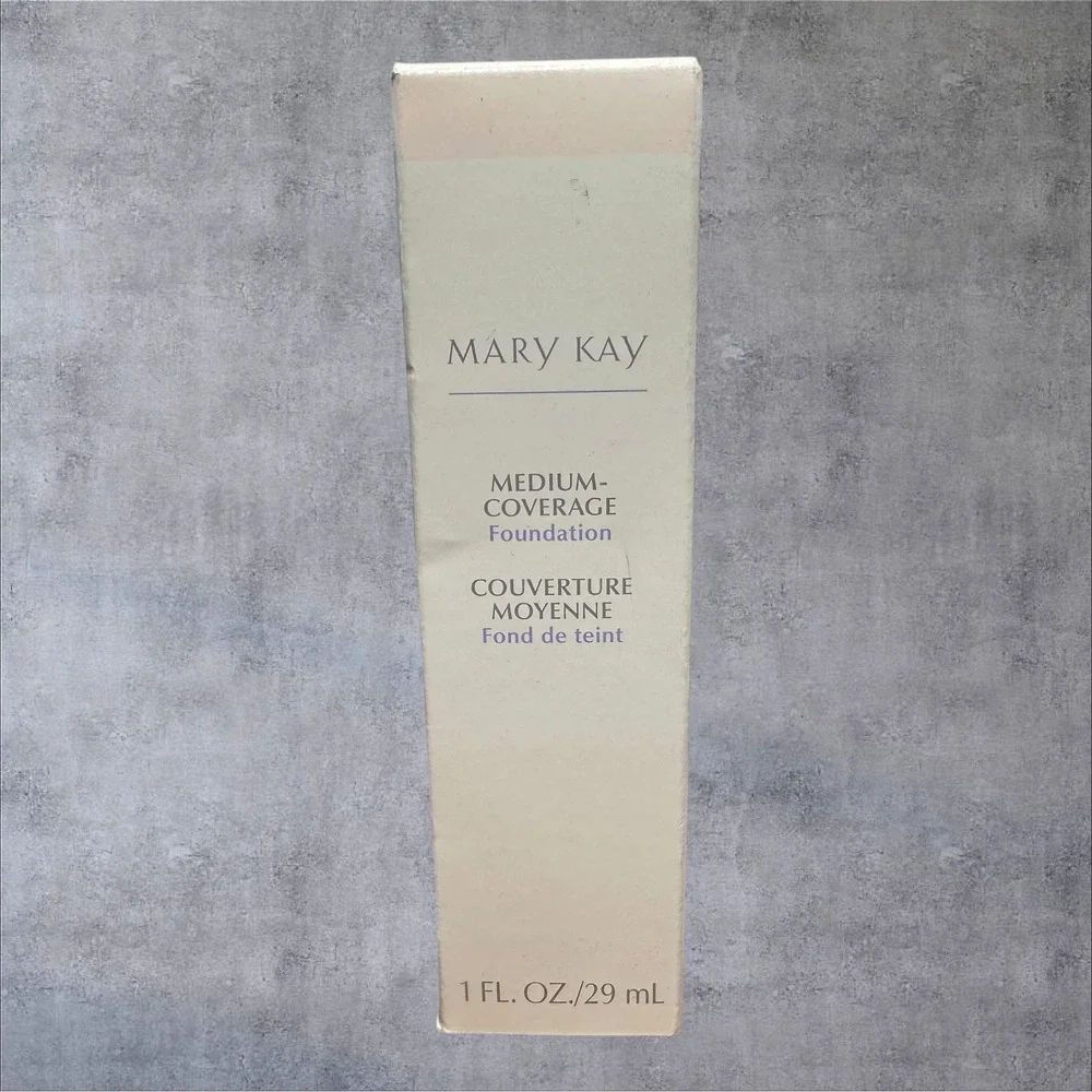 Mary Kay Medium Coverage Foundation Ivory 200 356000 1oz New Box Gray‎ Cap